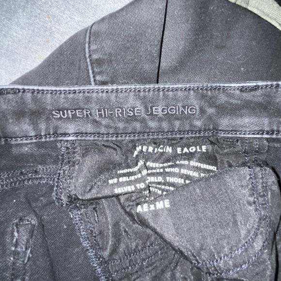 Selling American Eagle High-Rise Jeggings - Picture 5 of 5